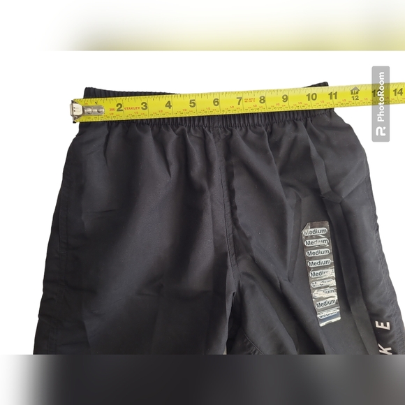 Nike Boy's Volley Board Shorts Surf Black Swim Trunks Medium Liner Pockets New - Picture 12 of 14